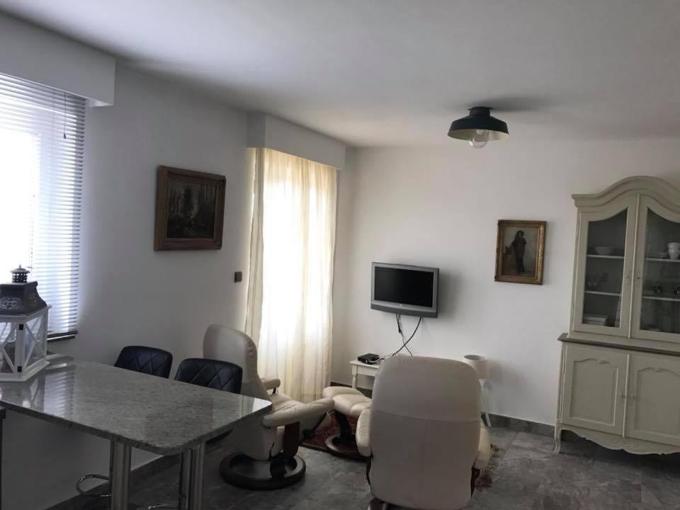 Villa Joy 4Ever Banjol Ngoại thất bức ảnh