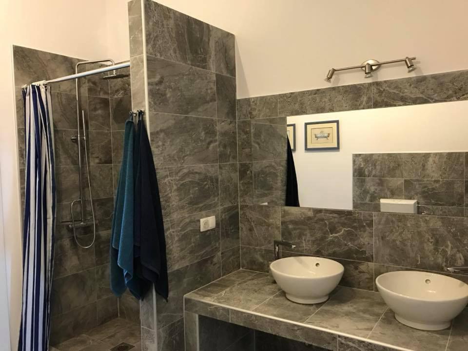 Villa Joy 4Ever Banjol Ngoại thất bức ảnh