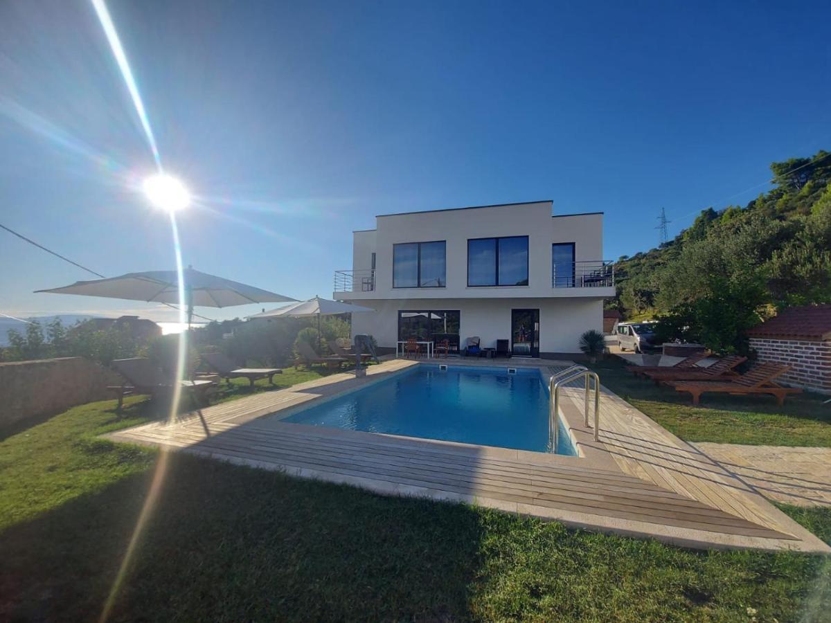 Villa Joy 4Ever Banjol Ngoại thất bức ảnh