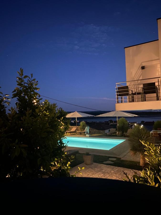 Villa Joy 4Ever Banjol Ngoại thất bức ảnh