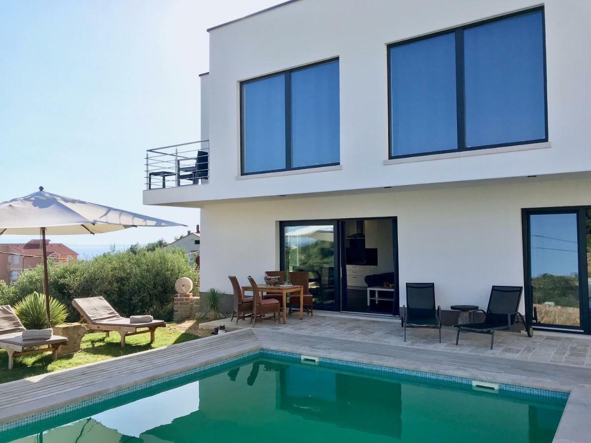 Villa Joy 4Ever Banjol Ngoại thất bức ảnh