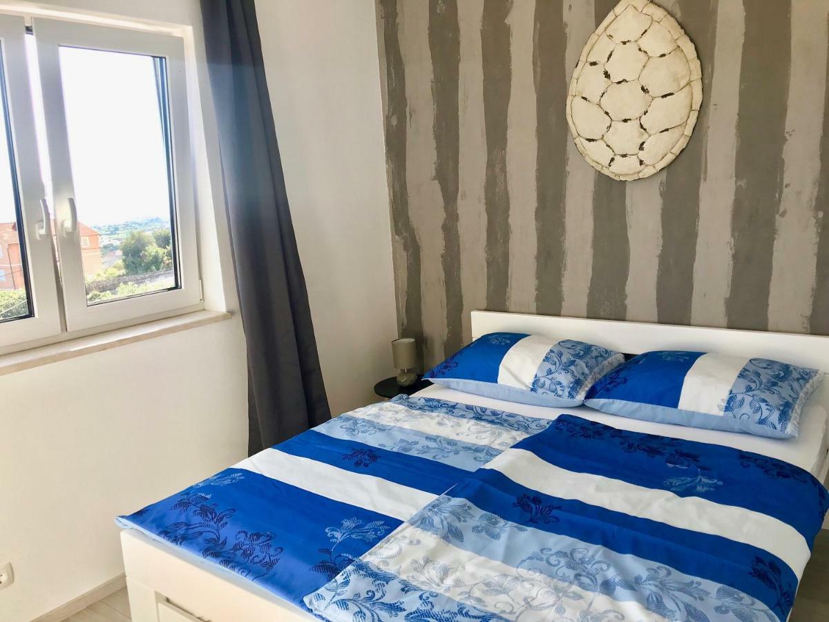 Villa Joy 4Ever Banjol Ngoại thất bức ảnh